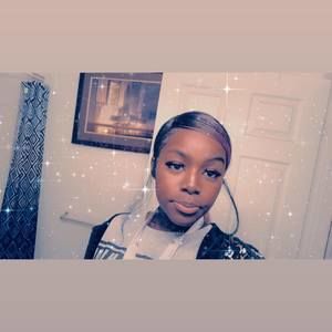 Meet your Posher, Alexia